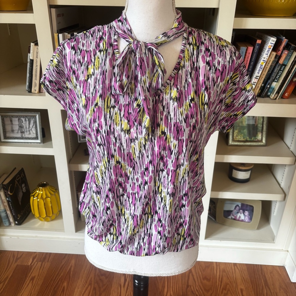 NWT Adrienne Vittadini Purple Yellow Black Short Sleeve Blouse w/ Tie Size Small
